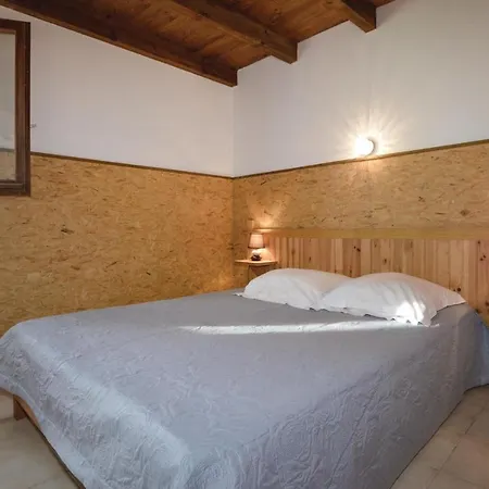 Awesome In W/ 3 Bedrooms Ferienhaus Vico